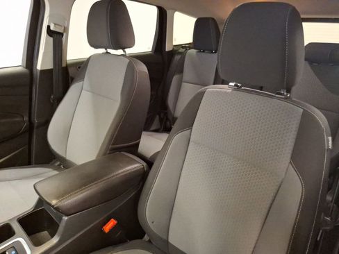 Used 2017 Ford Escape SE image 15