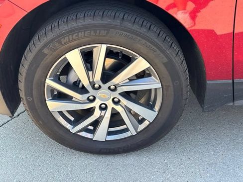Used 2023 Chevrolet Equinox Premier AWD/4WD image 10