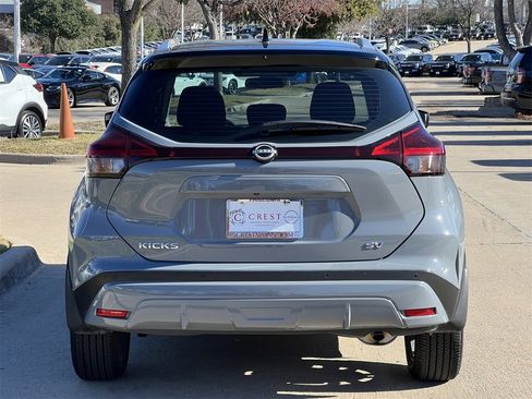 Certified 2023 Nissan Kicks SV image 5
