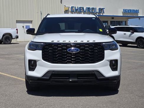Used 2025 Ford Explorer ST-Line AWD/4WD image 2