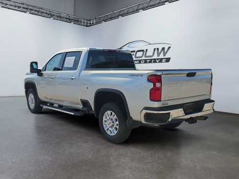 Used 2021 Chevrolet Silverado 2500 LTZ w/ LTZ Convenience Package AWD/4WD image 5
