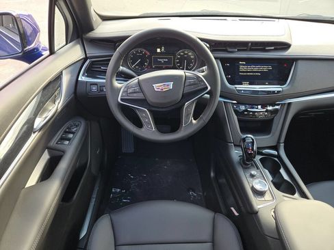 New 2025 Cadillac XT5 Premium Luxury FWD image 17