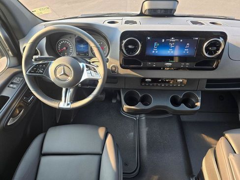 New 2026 Mercedes-Benz Sprinter 2500 image 23
