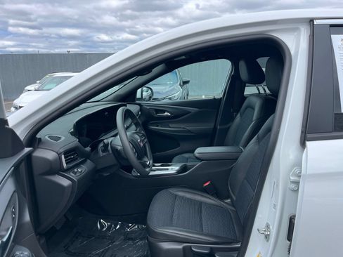 Used 2025 Buick Envista Preferred FWD image 27