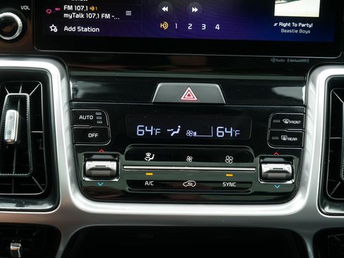 Certified 2023 Kia Sorento X-Line EX AWD/4WD image 23