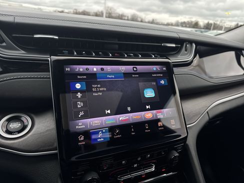 Used 2022 Jeep Grand Cherokee Limited 4xe w/ Luxury Tech Group II image 13