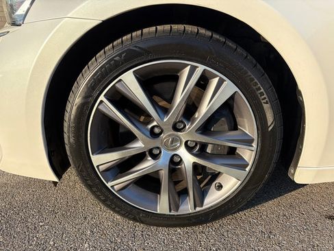 Used 2019 Lexus IS 300 AWD image 37