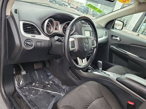Used 2020 Dodge Journey SE w/ SE Popular Equipment Group image 18