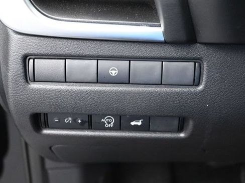 Used 2024 Nissan Rogue SV AWD/4WD image 18