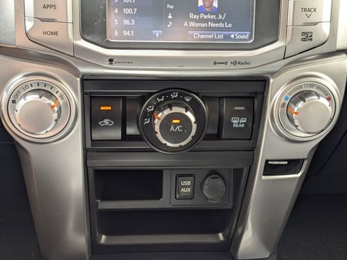 Used 2019 Toyota 4Runner SR5 Premium w/ Wilderness Package AWD/4WD image 27