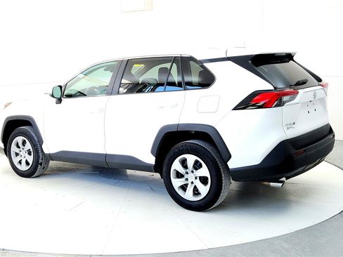 Certified 2022 Toyota RAV4 LE image 4
