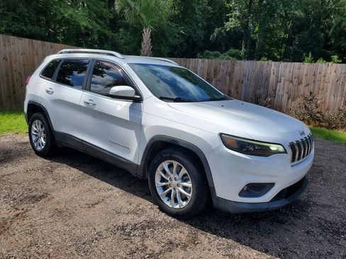 Used 2019 Jeep Cherokee Latitude w/ Popular Appearance Group FWD image 12