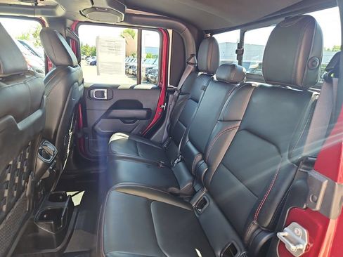 Used 2021 Jeep Gladiator Rubicon AWD/4WD image 14