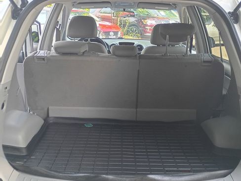 Used 2007 Kia Rondo LX FWD image 15