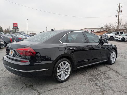 Used 2018 Volkswagen Passat 2.0T SE image 5