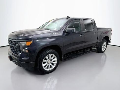 Used 2023 Chevrolet Silverado 1500 Custom AWD/4WD image 3