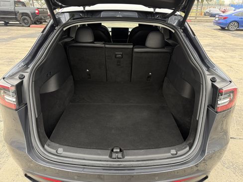 Used 2022 Tesla Model Y Performance image 32