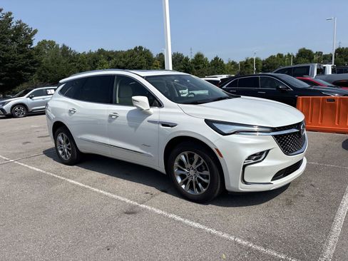 Used 2022 Buick Enclave Avenir w/ Avenir Technology Package AWD/4WD image 9