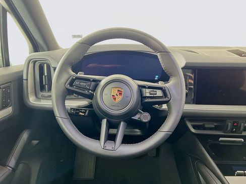 New 2026 Porsche Cayenne image 25