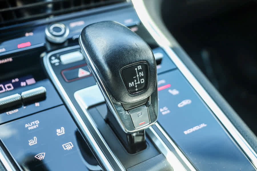Used 2023 Porsche Panamera RWD image 20