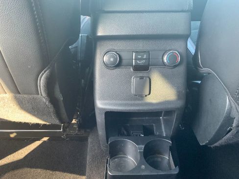 Used 2018 Ford Explorer XLT w/ Equipment Group 202A image 25