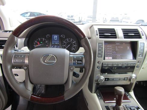 Used 2015 Lexus GX 460 Luxury AWD/4WD image 18