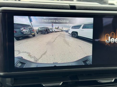 Certified 2024 Jeep Gladiator Sport image 16