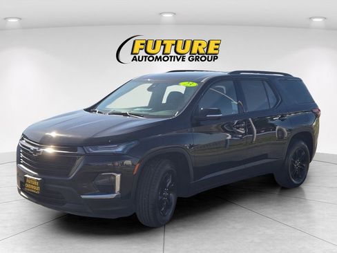 Used 2023 Chevrolet Traverse LT w/ Midnight/Sport Edition image 8