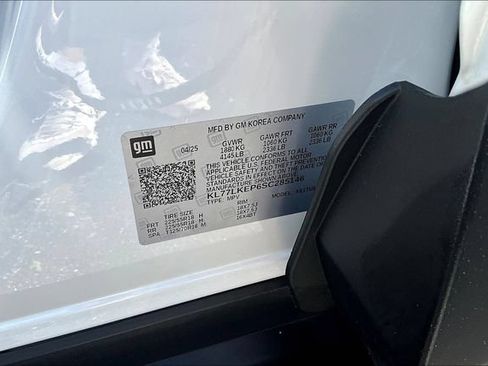 Used 2025 Chevrolet Trax ACTIV w/ Sunroof Package FWD image 18