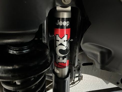 Used 2022 Jeep Gladiator Rubicon w/ Cold Weather Group AWD/4WD image 76