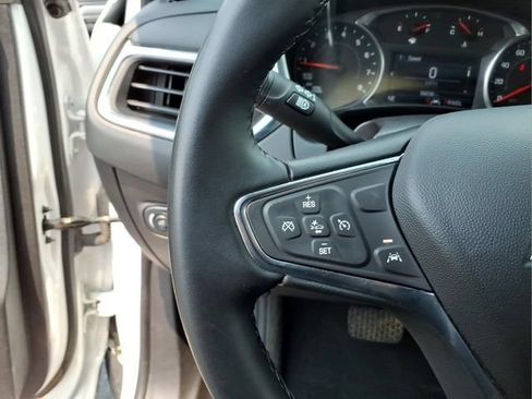 Used 2024 Chevrolet Equinox LT AWD/4WD image 24