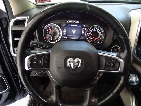 Used 2019 RAM 1500 Laramie AWD/4WD image 6