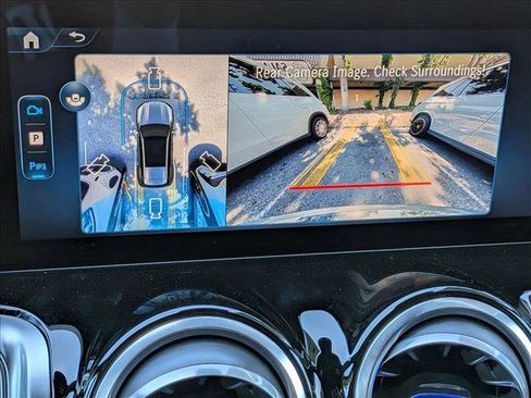 New 2026 Mercedes-Benz GLB 250 4MATIC image 24