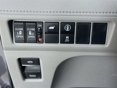 Used 2024 Honda Odyssey EX-L image 13