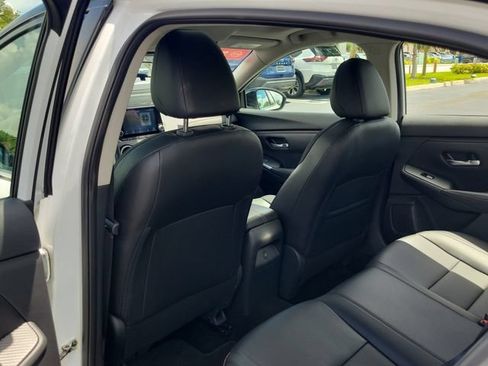 Used 2023 Nissan Sentra SR w/ SR Premium Package FWD image 10