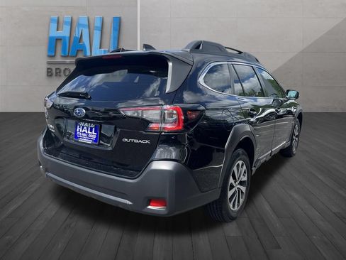 Used 2023 Subaru Outback Premium AWD/4WD image 5
