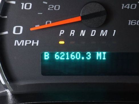 Used 2015 GMC Savana 2500 Extended w/ Chrome Appearance Package image 9