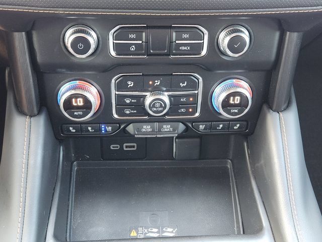 Used 2024 GMC Yukon AT4 w/ Technology Package AWD/4WD image 19
