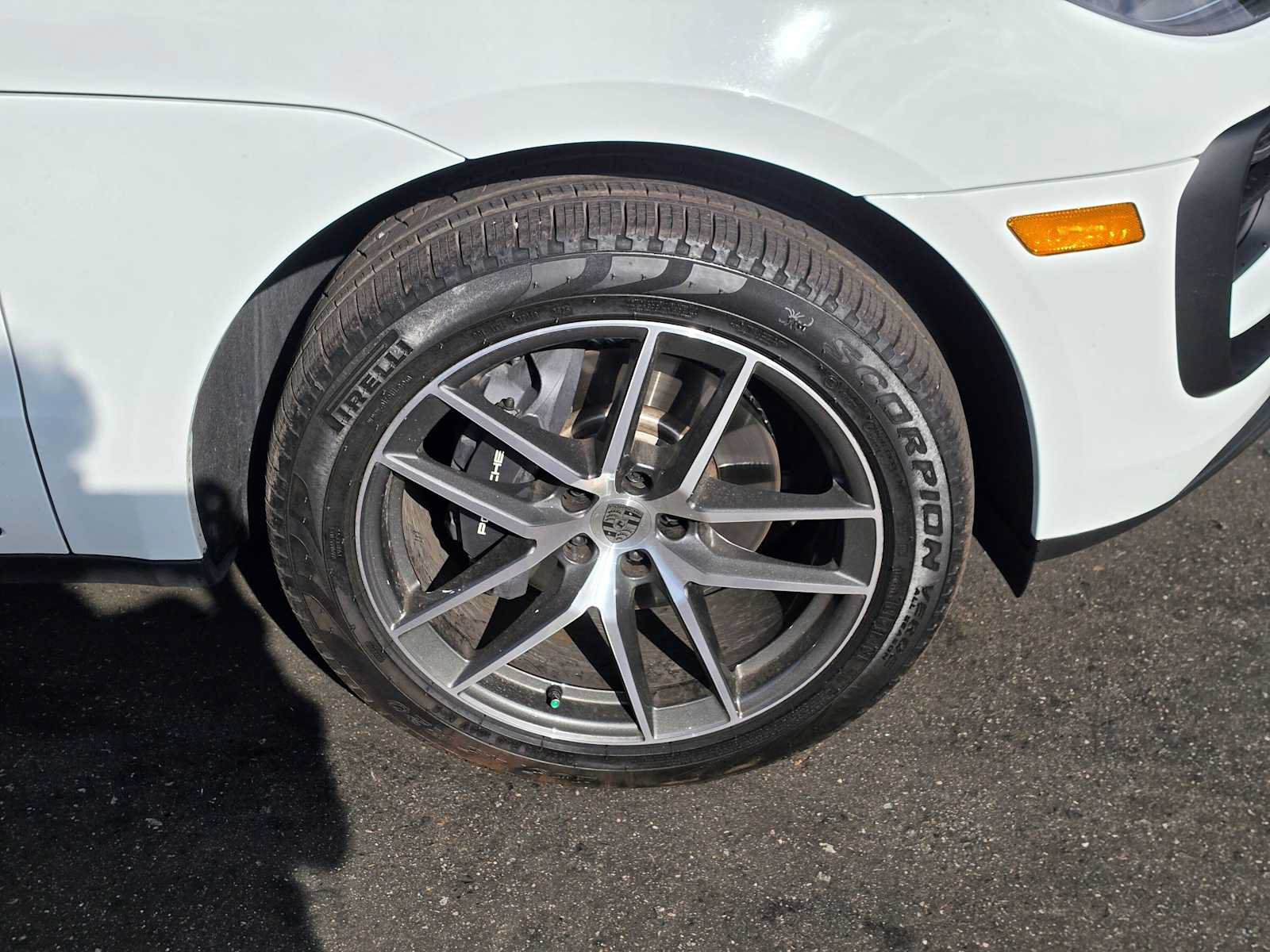 Used 2026 Porsche Macan AWD/4WD image 9
