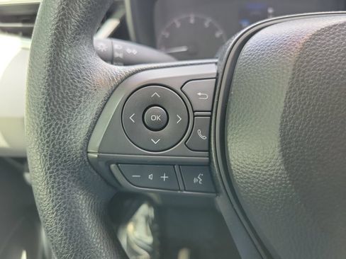 Used 2025 Toyota Corolla LE FWD image 17
