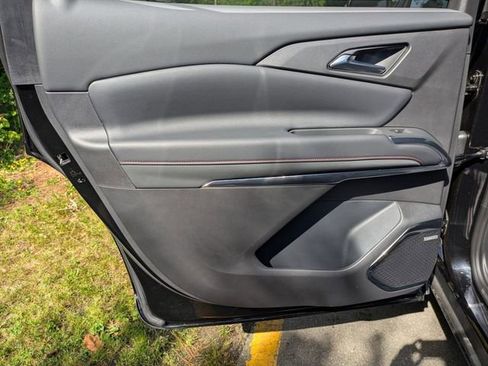 New 2026 Chevrolet Traverse Z71 w/ Enhanced Driving Package AWD/4WD image 26