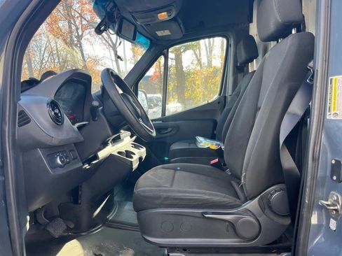 Used 2019 Mercedes-Benz Sprinter 170 image 11