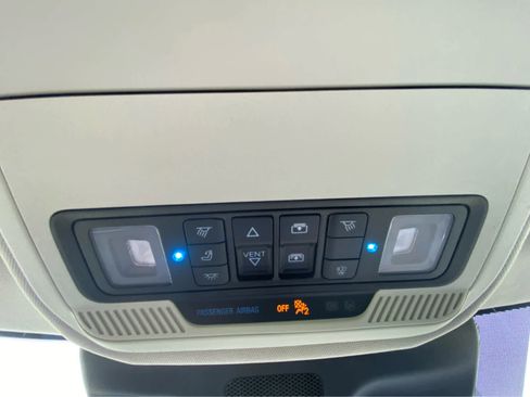 Used 2025 Ford Expedition Platinum AWD/4WD image 45