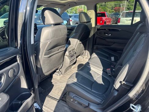 Used 2023 Honda Pilot Touring image 6