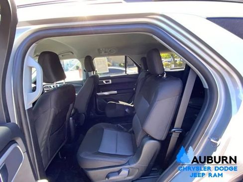 Used 2022 Ford Explorer XLT AWD/4WD image 23