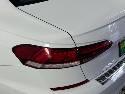 Used 2021 Volkswagen Passat 2.0T SE image 36