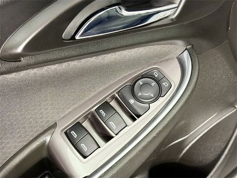 Used 2019 Chevrolet Malibu LT image 21