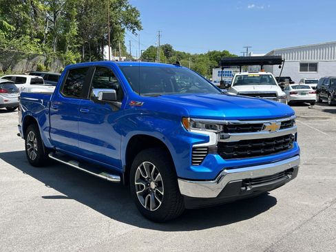 Used 2025 Chevrolet Silverado 1500 LT AWD/4WD image 1