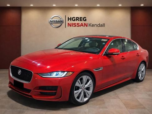 Used 2020 Jaguar XE S RWD image 3