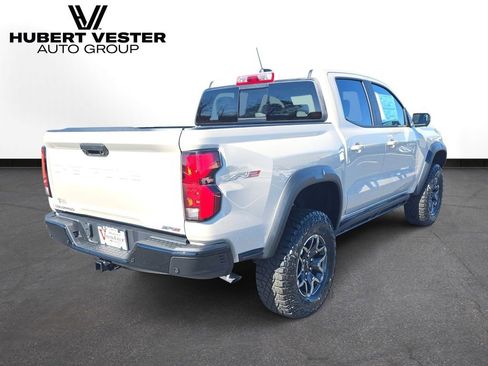 New 2026 Chevrolet Colorado ZR2 w/ Technology Package AWD/4WD image 6